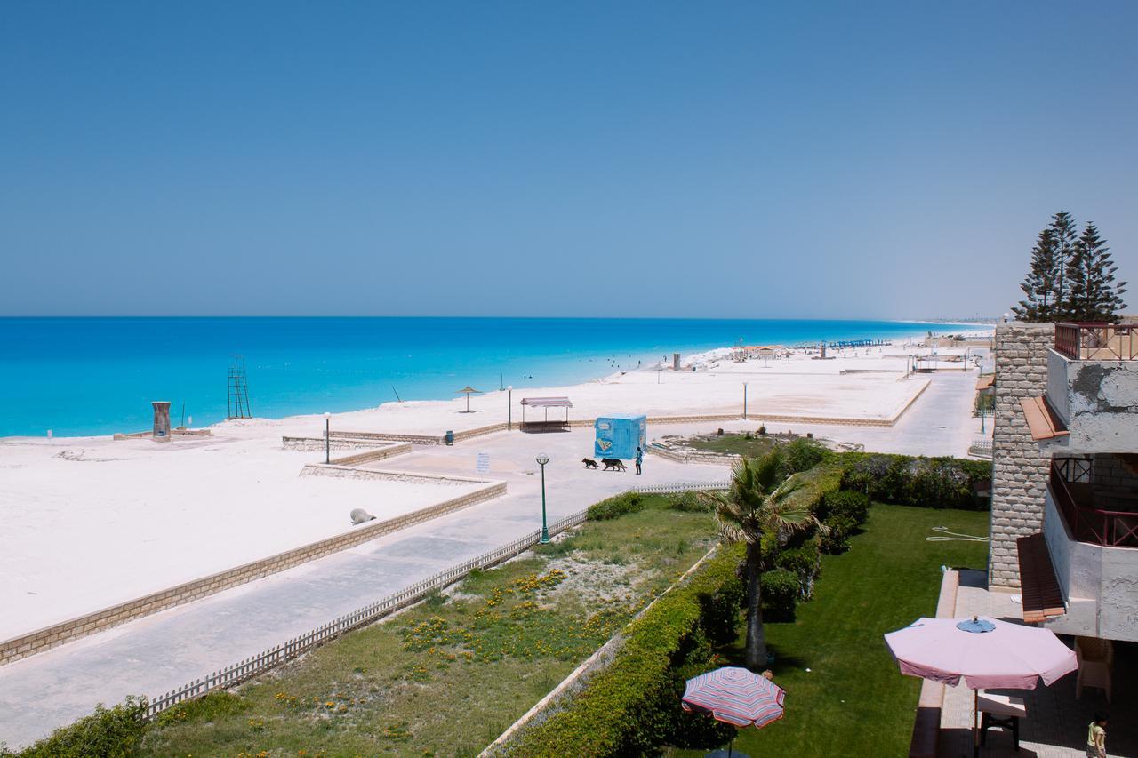 Beachfront Chalet In Green Beach, North Coast El-Alameyn Dış mekan fotoğraf